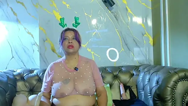 Natasha 699 online show from 12/15/25, 10:58