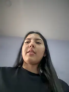 Snapshot of MarianaBenz chatting on 02/06/25, 08:23 MarianaBenz online show from 02/06/25, 08:23