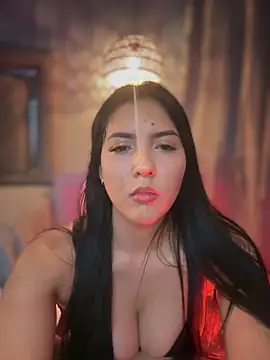 Snapshot of MarianaBenz chatting on 02/07/25, 11:34 MarianaBenz online show from 02/07/25, 11:34