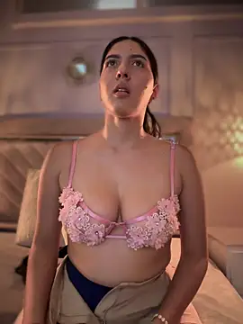 Snapshot of MarianaBenz chatting on 02/19/25, 09:58 MarianaBenz online show from 02/19/25, 09:58