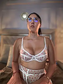 Snapshot of MarianaBenz chatting on 03/03/25, 08:32 MarianaBenz online show from 03/03/25, 08:32