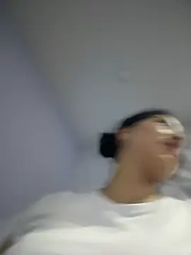 Snapshot of MarianaBenz chatting on 03/09/25, 12:00 MarianaBenz online show from 03/09/25, 12:00