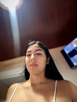 MarianaBenz online show from 04/25/26, 12:13