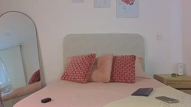 KristennBlue online show from 12/15/25, 12:53