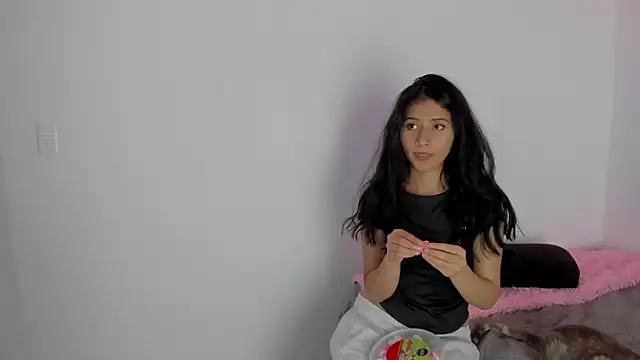 Snapshot of mari_mar69 chatting on 02/10/25, 01:44 mari mar69 online show from 02/10/25, 01:44