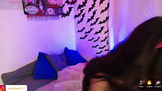 Snapshot of mari_mar69 chatting on 10/11/25, 09:19 mari mar69 online show from 10/11/25, 09:19