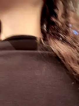 QuitieLia online show from 10/21/25, 08:15