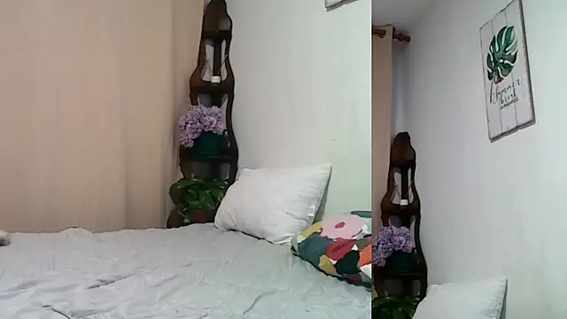 Snapshot of valentinaxcam chatting on 01/01/25, 01:47 valentinaxcam online show from 01/01/25, 01:47