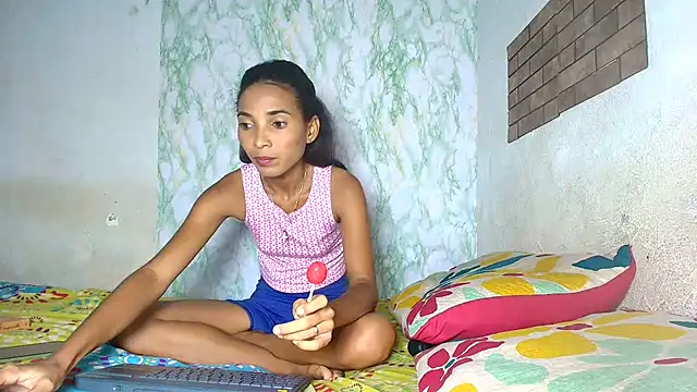 Snapshot of luciana_daza chatting on 09/25/25, 09:29 luciana daza online show from 09/25/25, 09:29