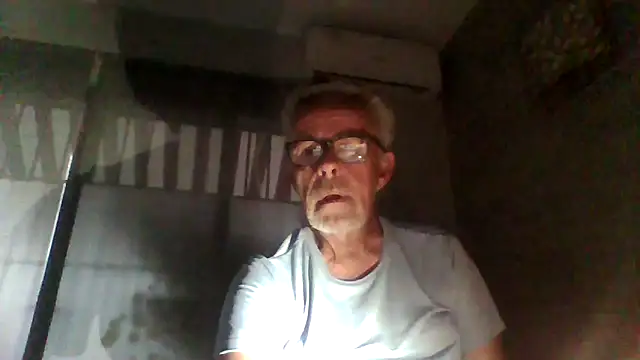 tuggy59 online show from 11/16/25, 06:41