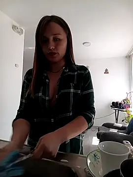 marena saenz online show from 11/22/25, 06:51