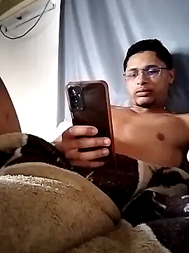 Snapshot of cirilopaupqueno chatting on 10/04/25, 11:08 cirilopaupqueno online show from 10/04/25, 11:08