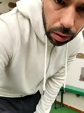 Jeniffer Jarvis online show from 02/04/25, 01:06