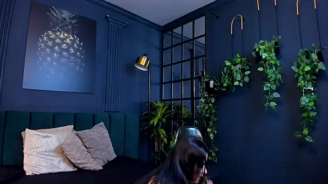 taylor bennet online show from 02/11/25, 12:16