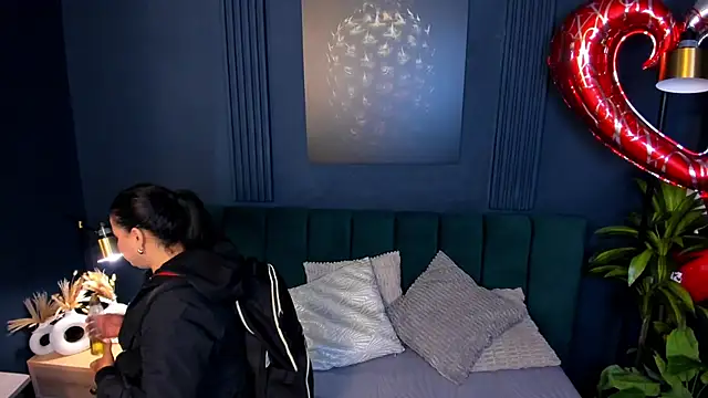 taylor bennet online show from 02/18/25, 12:06