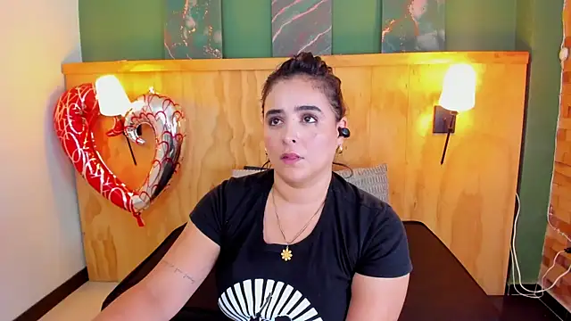 taylor bennet online show from 02/23/25, 06:23