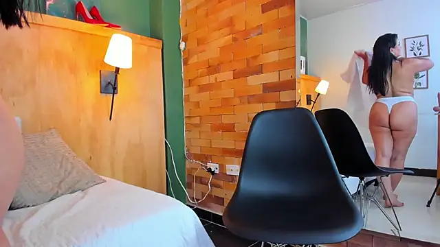 taylor bennet online show from 03/18/25, 03:21