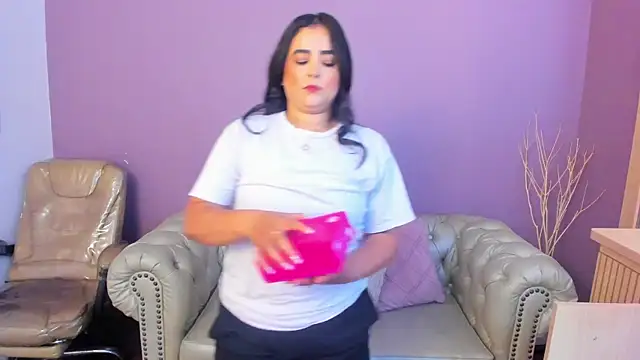 taylor bennet online show from 10/14/25, 07:03