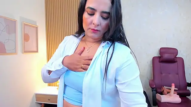 taylor bennet online show from 10/30/25, 12:17