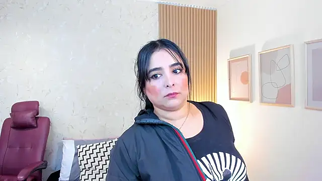 taylor bennet online show from 11/07/25, 11:54