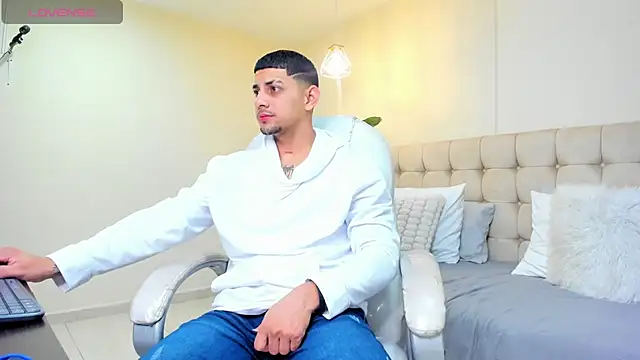 Alex cute77 online show from 03/07/25, 12:23