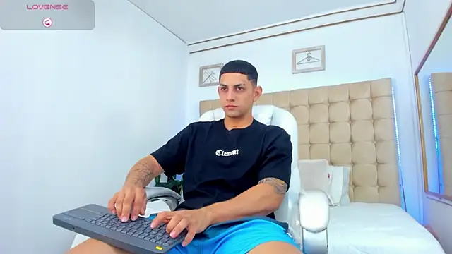 Alex cute77 online show from 09/30/25, 11:59