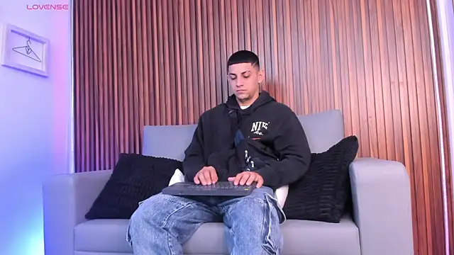 Alex cute77 online show from 02/09/26, 11:36