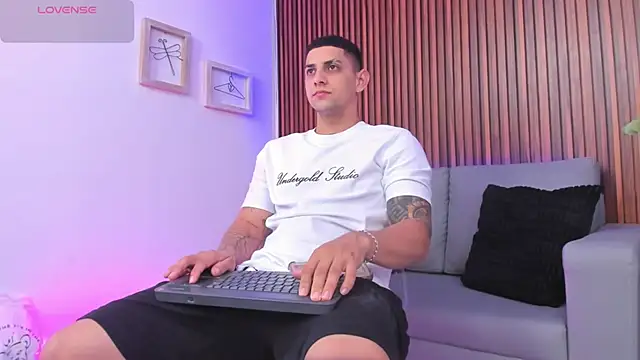 Alex cute77 online show from 04/07/26, 12:16