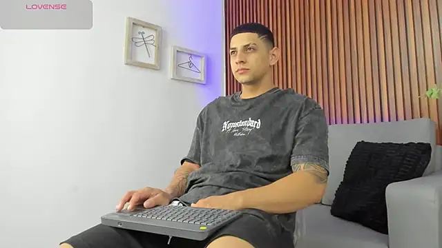 Alex cute77 online show from 04/17/26, 12:08