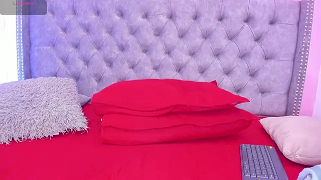 Snapshot of Sofia_Girl_ chatting on 11/06/25, 07:42 Sofia Girl online show from 11/06/25, 07:42