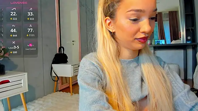 Snapshot of Sassy_Teen chatting on 10/20/25, 09:32 Sassy Teen online show from 10/20/25, 09:32