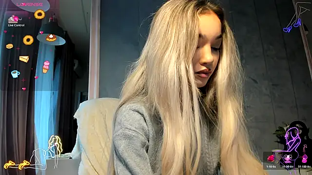 Snapshot of Sassy_Teen chatting on 11/06/25, 09:21 Sassy Teen online show from 11/06/25, 09:21