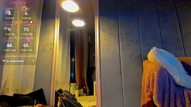 Snapshot of Sassy_Teen chatting on 12/15/25, 05:34 Sassy Teen online show from 12/15/25, 05:34