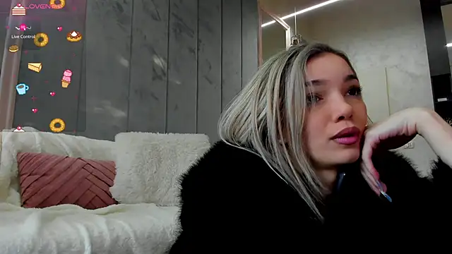 Sassy Teen online show from 01/17/26, 07:35