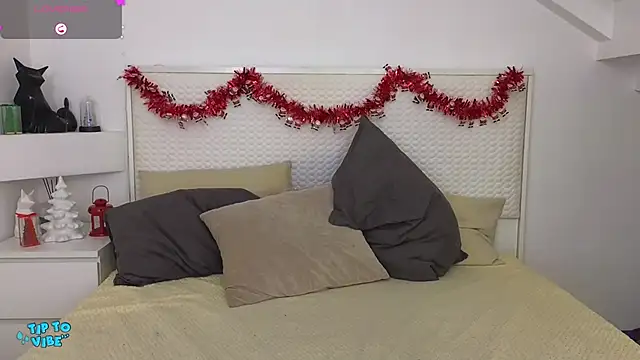 Snapshot of Eva_Rogers_ chatting on 01/06/25, 12:24 Eva Rogers  online show from 01/06/25, 12:24