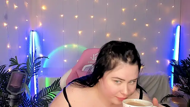 Snapshot of Akemi_BBW chatting on 12/27/24, 09:22 Akemi BBW online show from 12/27/24, 09:22