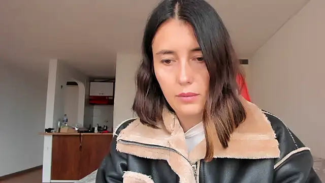 Snapshot of zoe_jeane_beker chatting on 02/13/25, 10:22 zoe jeane beker online show from 02/13/25, 10:22