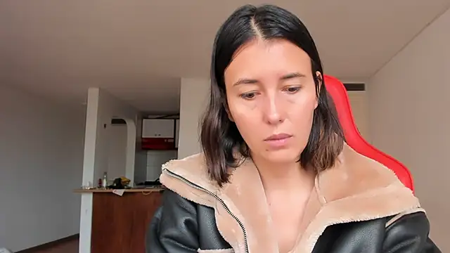 Snapshot of zoe_jeane_beker chatting on 02/17/25, 10:14 zoe jeane beker online show from 02/17/25, 10:14