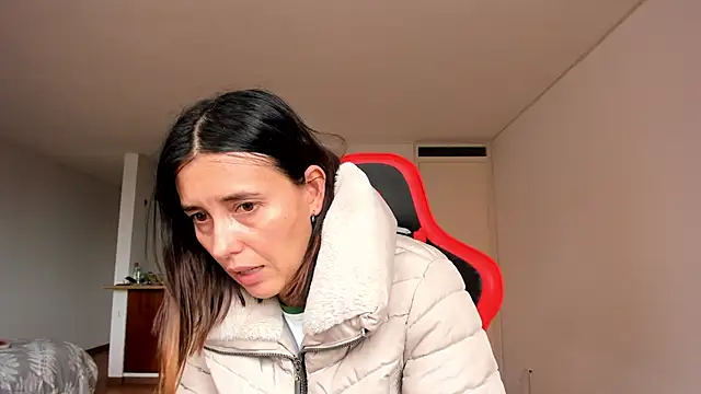 Snapshot of zoe_jeane_beker chatting on 02/27/25, 09:14 zoe jeane beker online show from 02/27/25, 09:14