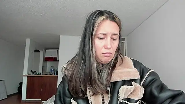 Snapshot of zoe_jeane_beker chatting on 03/04/26, 10:16 zoe jeane beker online show from 03/04/26, 10:16