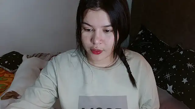 zoe adhara online show from 11/04/25, 07:46