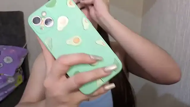 zoe adhara online show from 04/22/26, 10:33