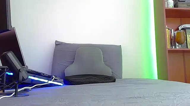 Snapshot of cristo_master chatting on 12/16/25, 07:52 cristo master online show from 12/16/25, 07:52