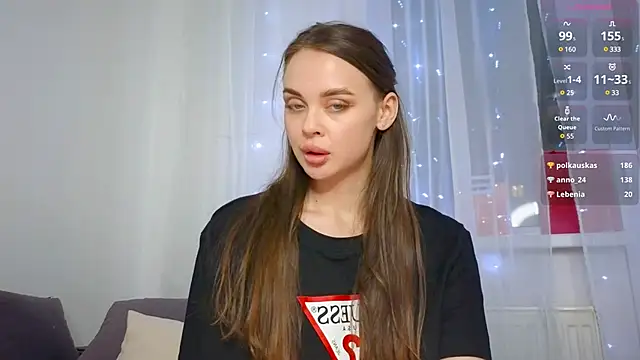 Snapshot of KristenSayles chatting on 01/24/25, 05:32 KristenSayles online show from 01/24/25, 05:32