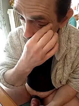 Snapshot of teekoine1 chatting on 01/11/25, 10:29 teekoine1 online show from 01/11/25, 10:29