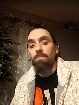 Snapshot of teekoine1 chatting on 01/17/25, 02:08 teekoine1 online show from 01/17/25, 02:08