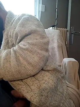 Snapshot of teekoine1 chatting on 10/19/25, 10:49 teekoine1 online show from 10/19/25, 10:49