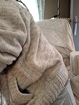 Snapshot of teekoine1 chatting on 10/25/25, 11:07 teekoine1 online show from 10/25/25, 11:07