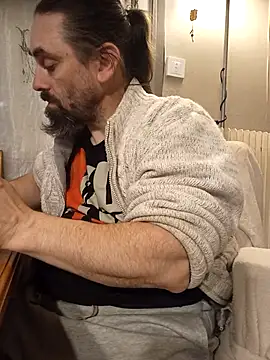 Snapshot of teekoine1 chatting on 11/10/25, 02:54 teekoine1 online show from 11/10/25, 02:54