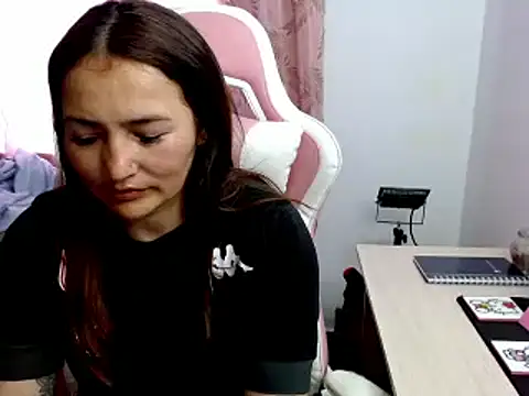 EVA GRAYS online show from 02/03/25, 06:28